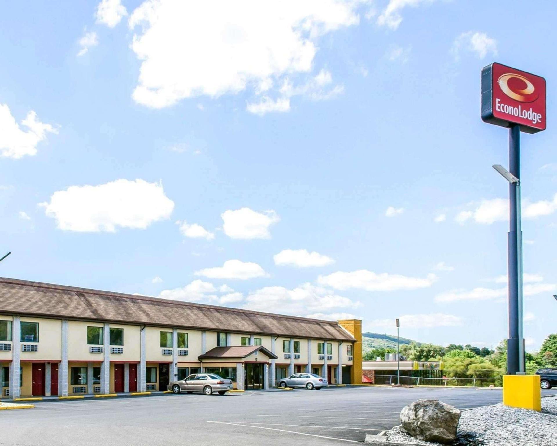 Baymont By Wyndham Pine Grove I-81 Hotel Exterior photo